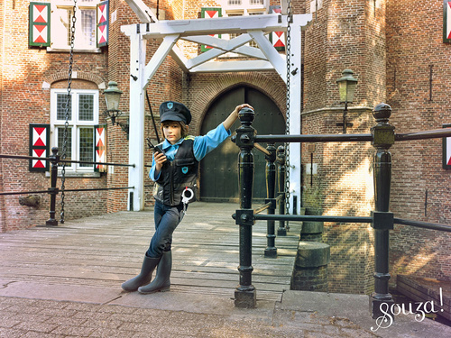 Souza! Kostium policjanta z czapką i akcesoriami 4-7 lat