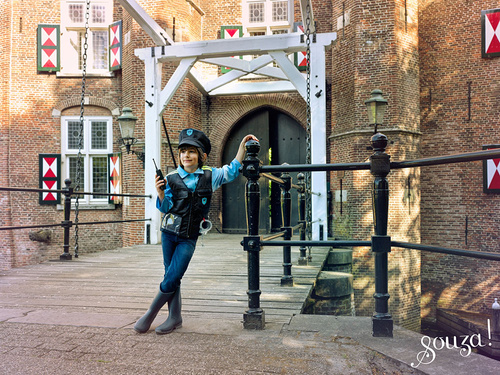 Souza! Kostium policjanta z czapką i akcesoriami 4-7 lat